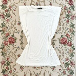 white top🤍